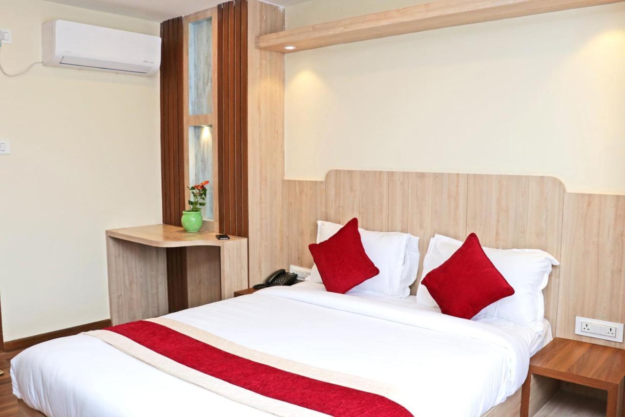 Hotel Nilakantha Pvt. Ltd Kathmandu Exterior foto