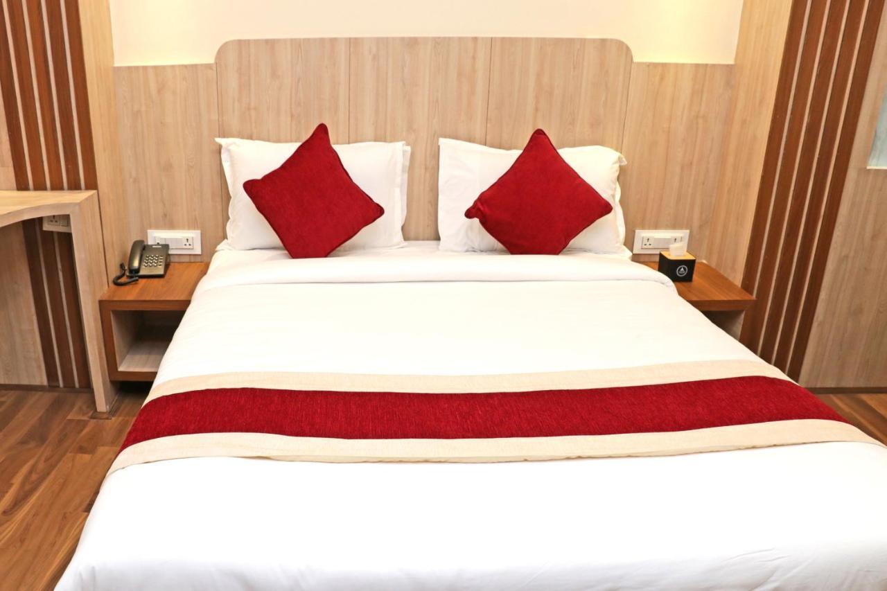 Hotel Nilakantha Pvt. Ltd Kathmandu Exterior foto
