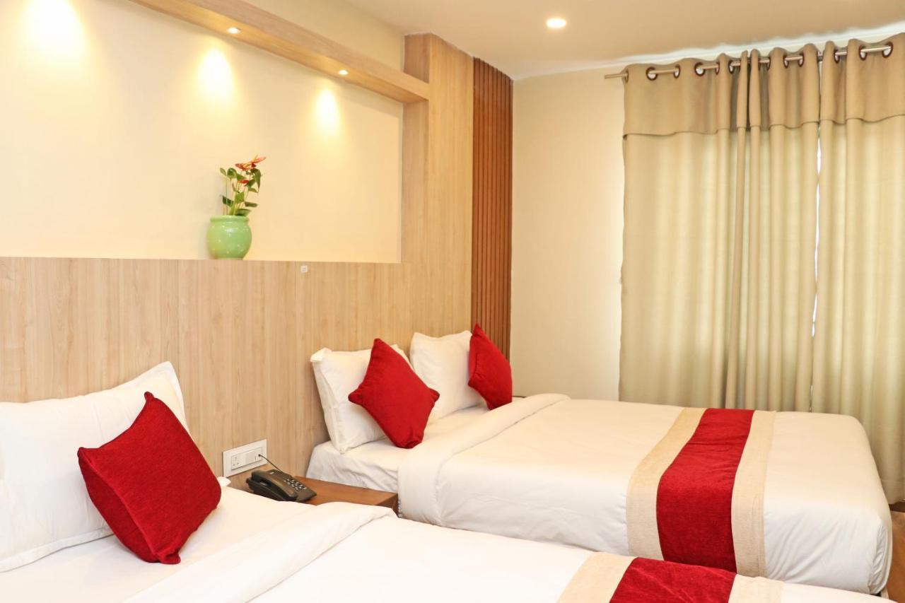 Hotel Nilakantha Pvt. Ltd Kathmandu Exterior foto