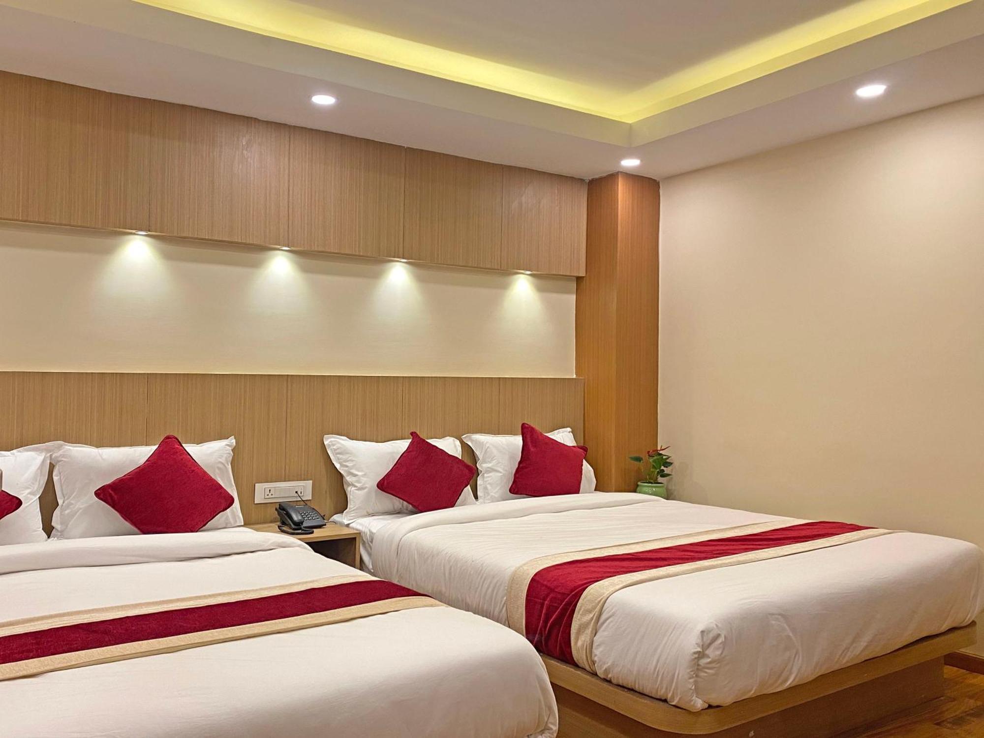 Hotel Nilakantha Pvt. Ltd Kathmandu Exterior foto