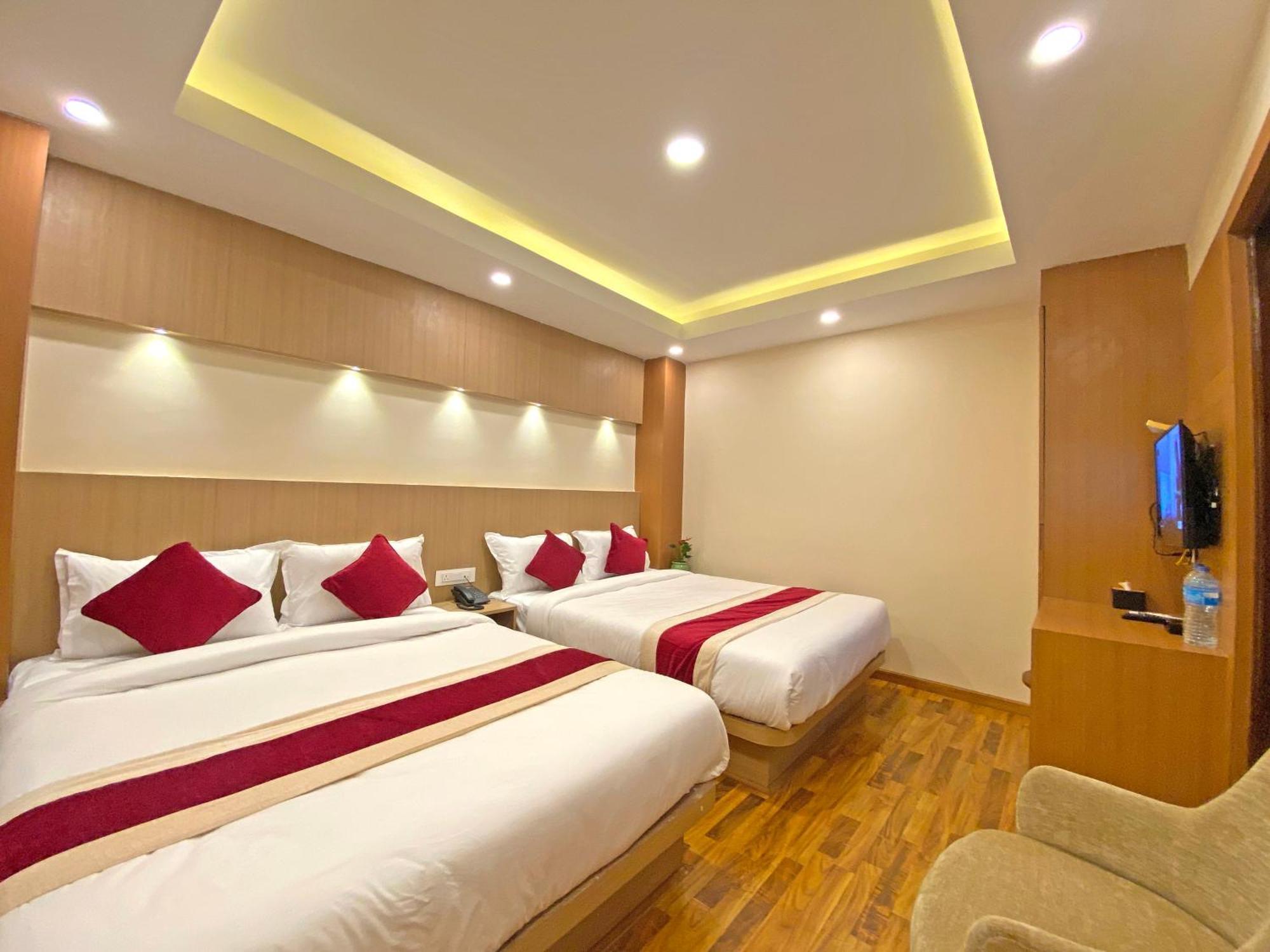 Hotel Nilakantha Pvt. Ltd Kathmandu Exterior foto