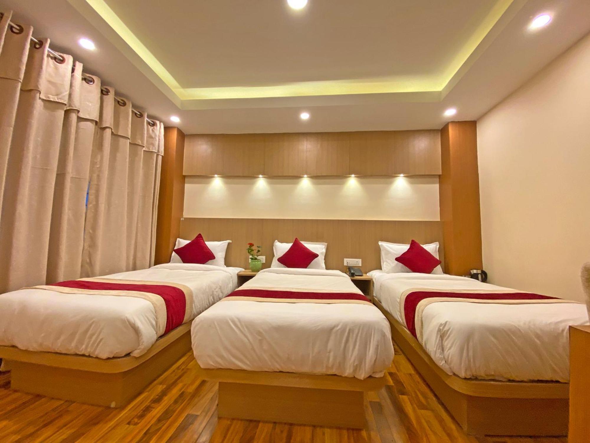 Hotel Nilakantha Pvt. Ltd Kathmandu Exterior foto