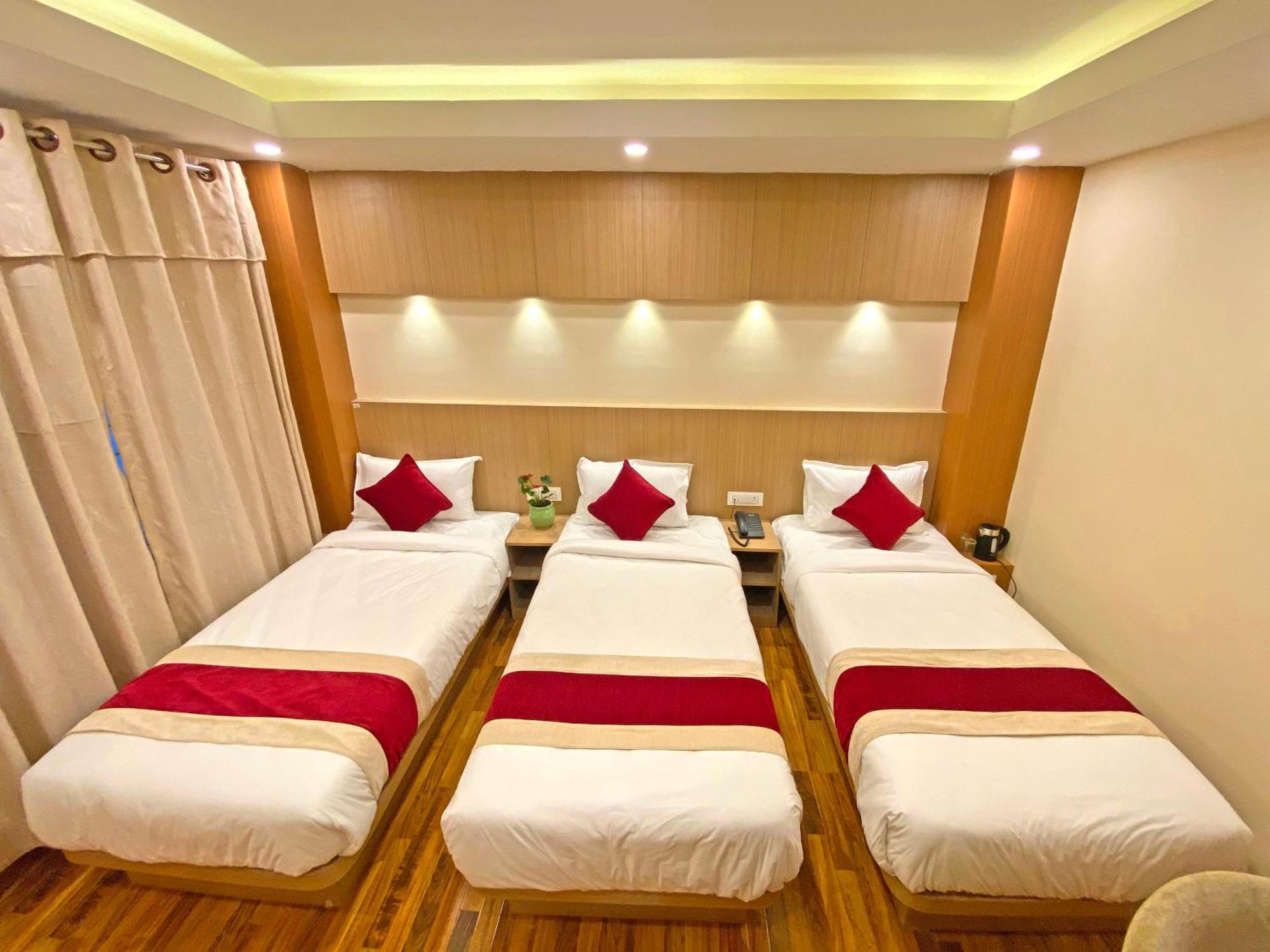 Hotel Nilakantha Pvt. Ltd Kathmandu Exterior foto