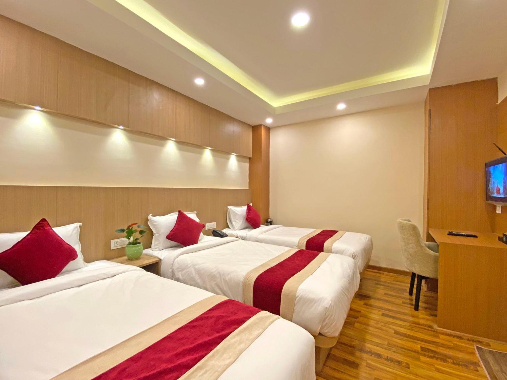 Hotel Nilakantha Pvt. Ltd Kathmandu Exterior foto