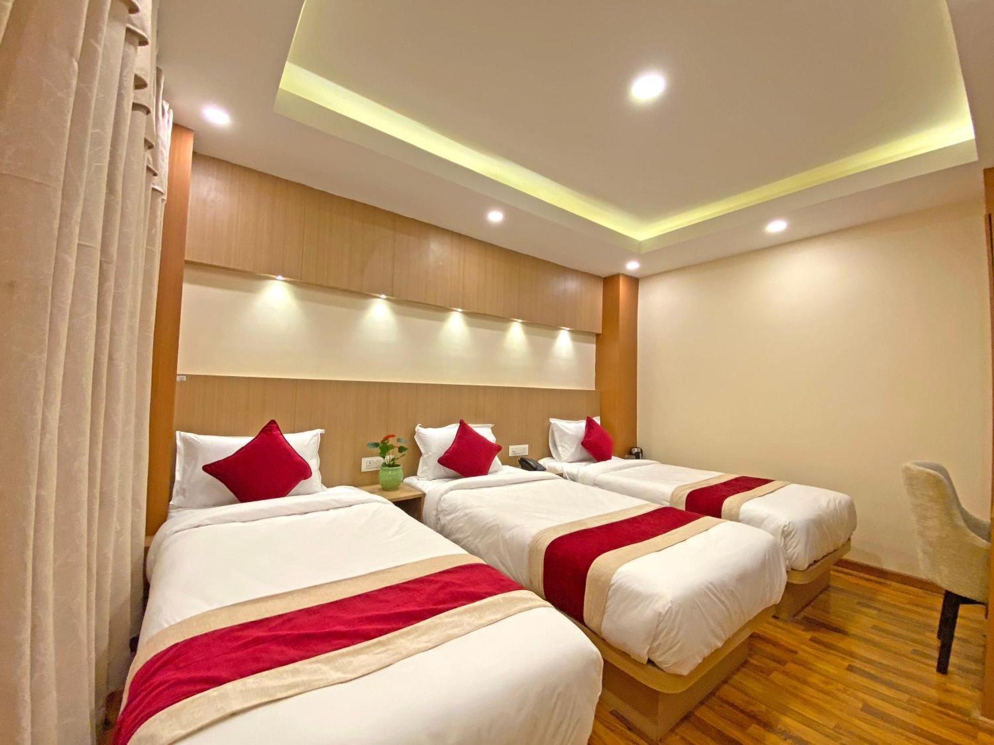 Hotel Nilakantha Pvt. Ltd Kathmandu Exterior foto